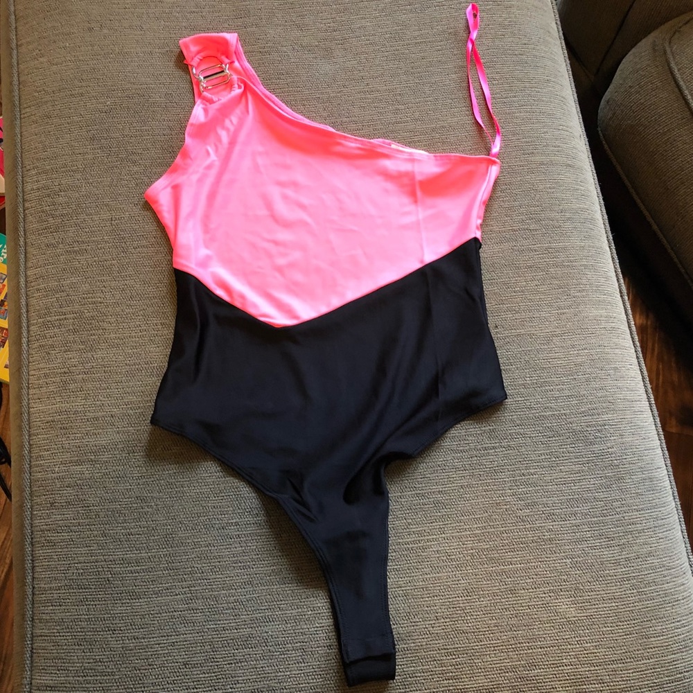 NWOT Love J Pink & Black One Piece Swimsuit Swim M - Picture 1 of 8